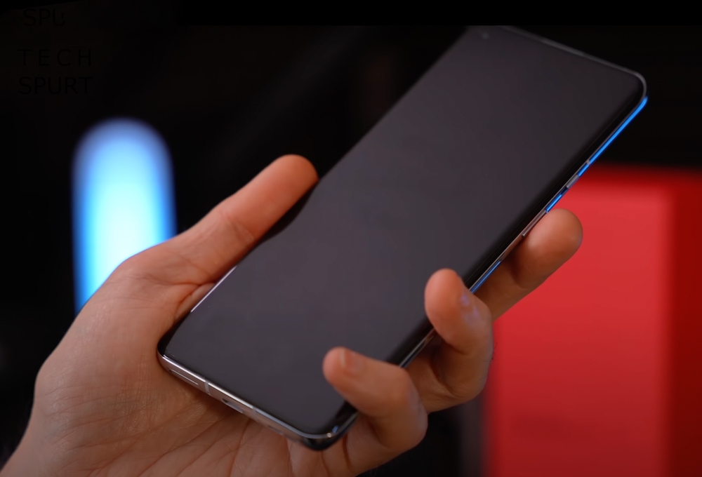 OnePlus 9 Pro  вид спереди